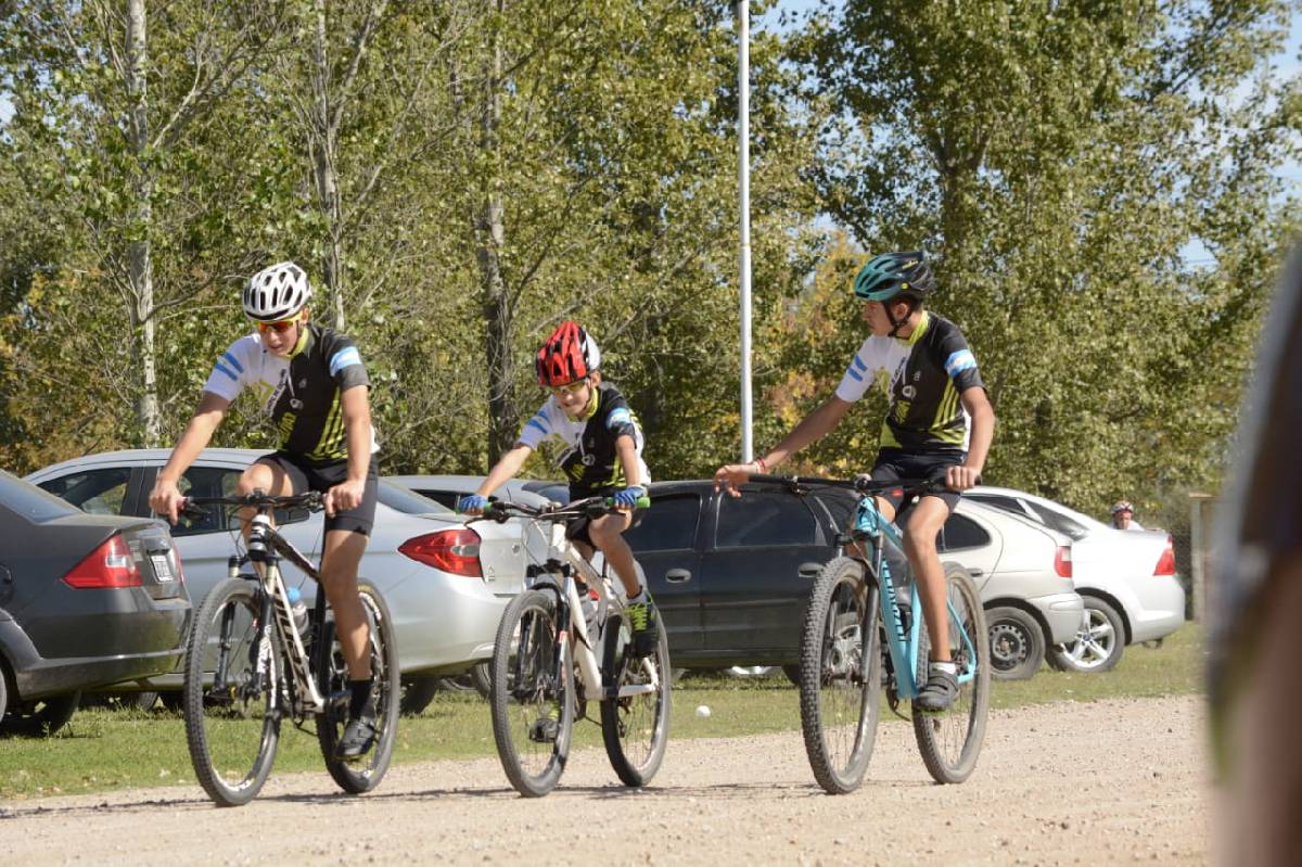 LA ESCUELA DE CICLISMO MUNICIPAL PARTICIPÓ DE LA PRIMERA FECHA DEL CAMPEONATO DUATLÓN DAIREAUX