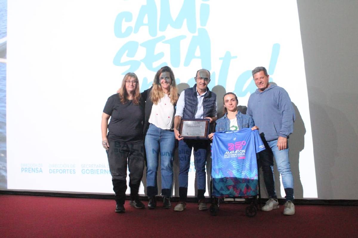 BRENDA SARDÓN BRINDÓ UNA CHARLA MOTIVACIONAL EN EL CINE AVENIDA