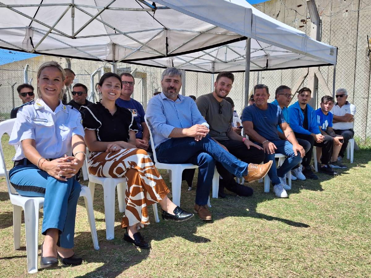 EL SECRETARIO DE GOBIERNO PARTICIPÓ DE UN ENCUENTRO DEPORTIVO EN LA UNIDAD 17 